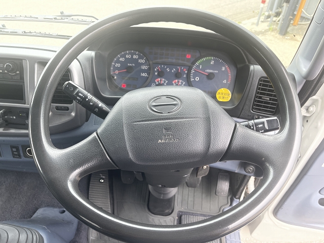 日野レンジャーセルフクレーン4段増トン（6t・8t）[写真36]