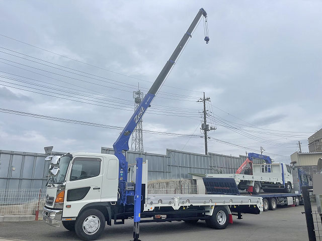 日野レンジャーセルフクレーン4段増トン（6t・8t）[写真06]