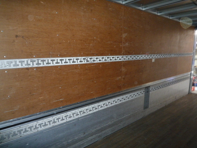 日野レンジャーアルミウイング中型（4t）[写真10]