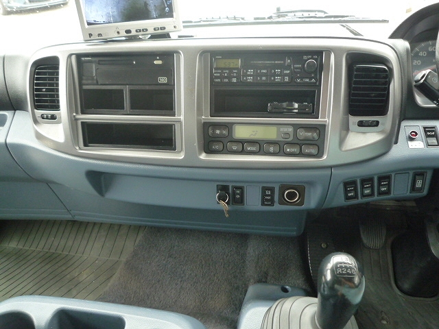 日野レンジャーアルミウイング中型（4t）[写真16]