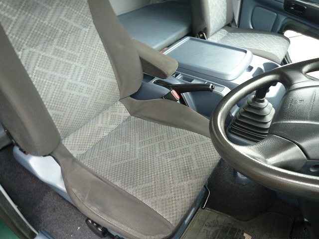 日野レンジャーアルミウイング中型（4t）[写真17]