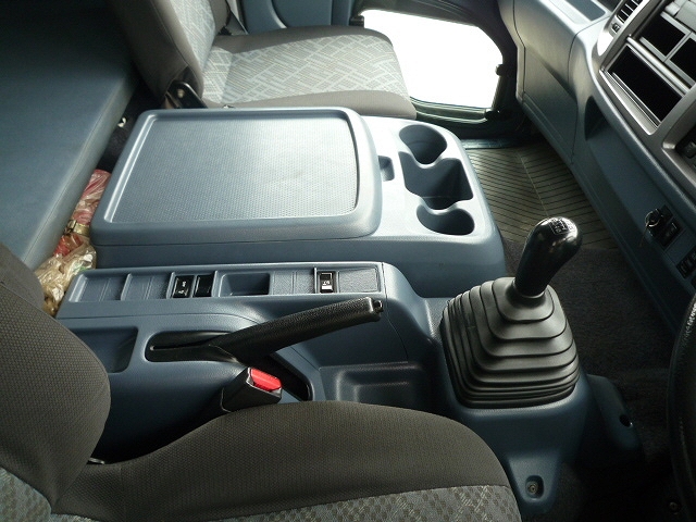 日野レンジャーアルミウイング中型（4t）[写真18]