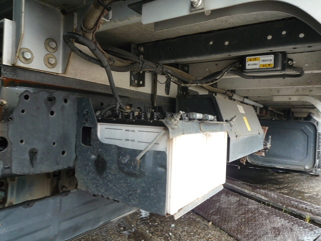 日野レンジャーアルミウイング中型（4t）[写真23]