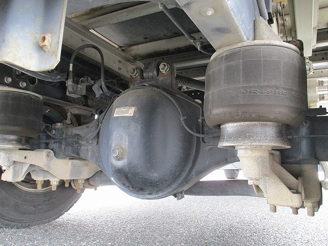 いすゞフォワードアルミウイング中型（4t）[写真15]