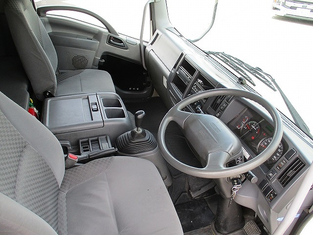 いすゞフォワードアルミウイング中型（4t）[写真07]