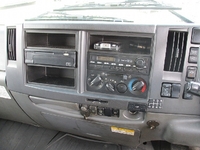 いすゞフォワードアルミウイング中型（4t）[写真08]