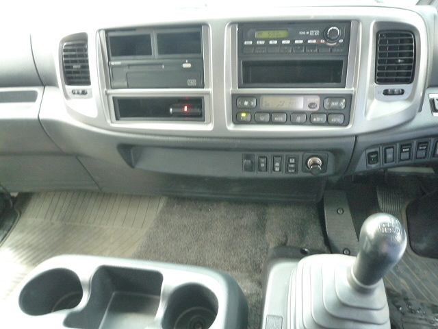 日野レンジャーアルミウイング中型（4t）[写真19]