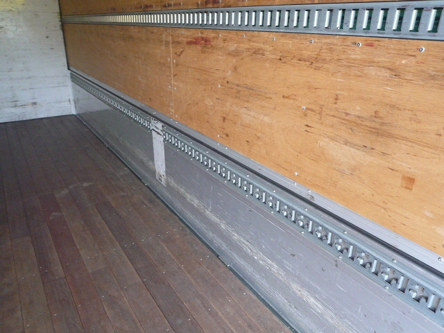 日野レンジャーアルミウイング中型（4t）[写真08]