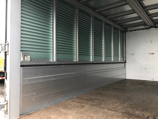 トヨタトヨエースアルミウイング小型（2t・3t）[写真12]