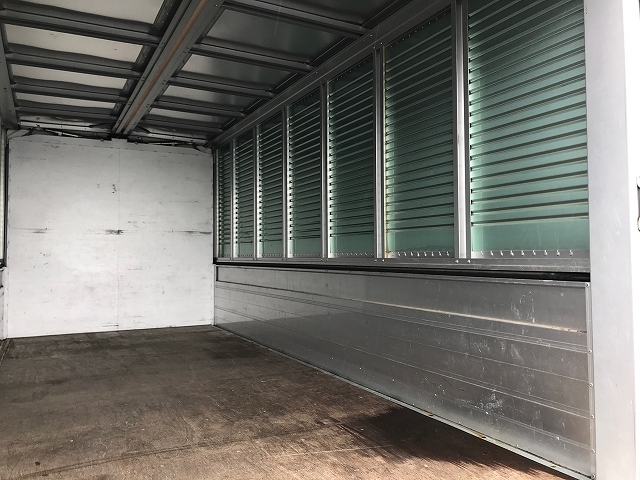 トヨタトヨエースアルミウイング小型（2t・3t）[写真13]