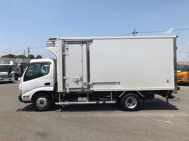 日野デュトロ冷凍車（冷蔵車）小型（2t・3t）[写真07]