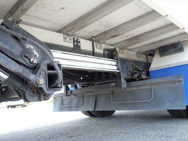 いすゞフォワード冷凍車（冷蔵車）中型（4t）[写真10]