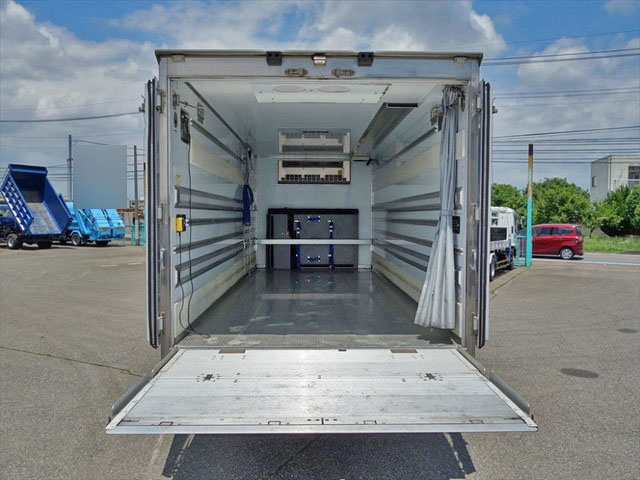 いすゞフォワード冷凍車（冷蔵車）中型（4t）[写真14]