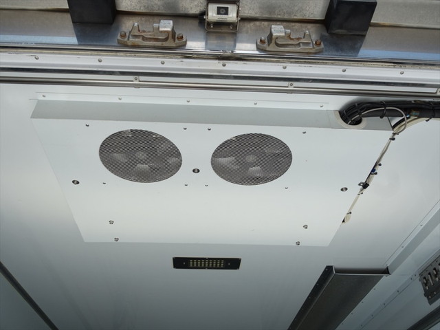 いすゞフォワード冷凍車（冷蔵車）中型（4t）[写真19]