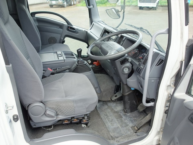 いすゞフォワード冷凍車（冷蔵車）中型（4t）[写真23]