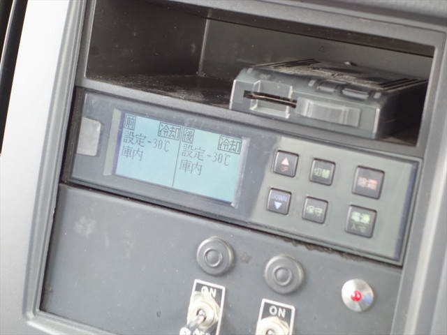 いすゞフォワード冷凍車（冷蔵車）中型（4t）[写真27]