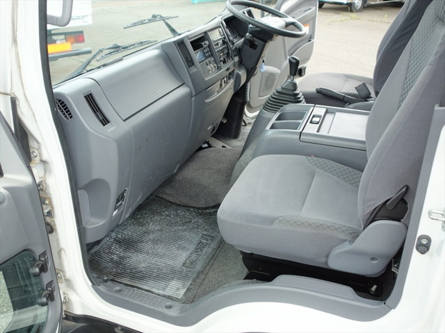 いすゞフォワード冷凍車（冷蔵車）中型（4t）[写真28]