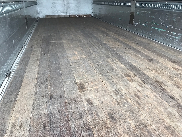 日野レンジャーアルミウイング中型（4t）[写真14]