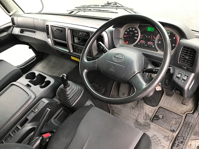 日野レンジャーアルミウイング中型（4t）[写真20]