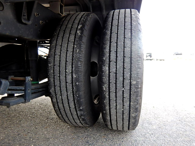 日野デュトロ平ボディ小型（2t・3t）[写真08]