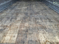 いすゞフォワード幌ウイング中型（4t）[写真12]