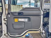 いすゞフォワード幌ウイング中型（4t）[写真27]