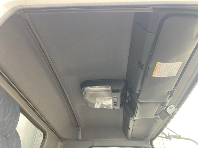 いすゞフォワード幌ウイング中型（4t）[写真32]