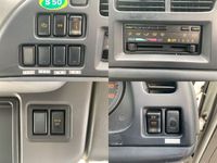 いすゞフォワード幌ウイング中型（4t）[写真36]