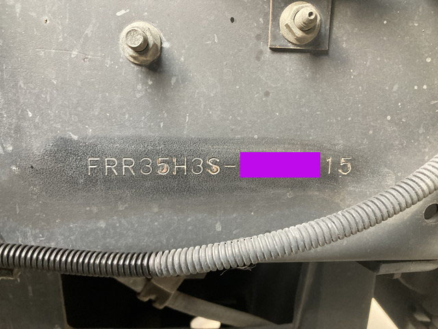 いすゞフォワード幌ウイング中型（4t）[写真40]