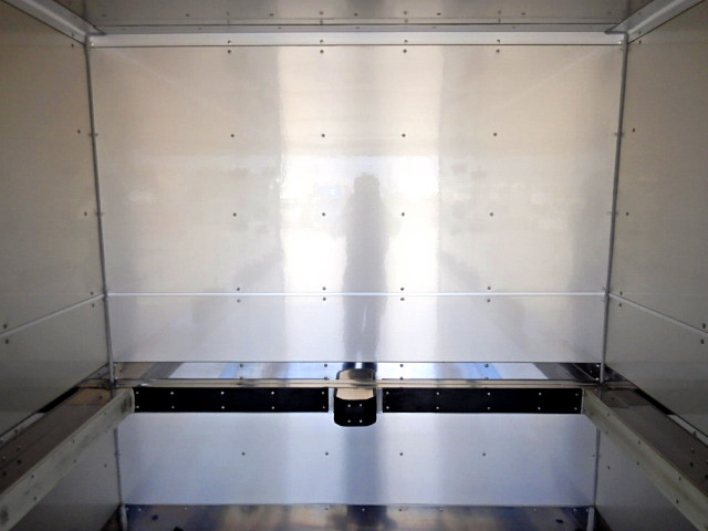 いすゞエルフパネルバン小型（2t・3t）[写真10]