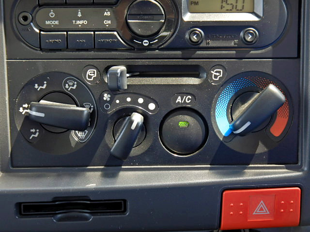 いすゞエルフパネルバン小型（2t・3t）[写真21]