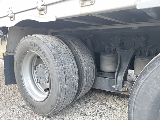 UDトラックスクオンアルミウイング大型（10t）[写真10]