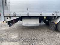 UDトラックスクオンアルミウイング大型（10t）[写真11]