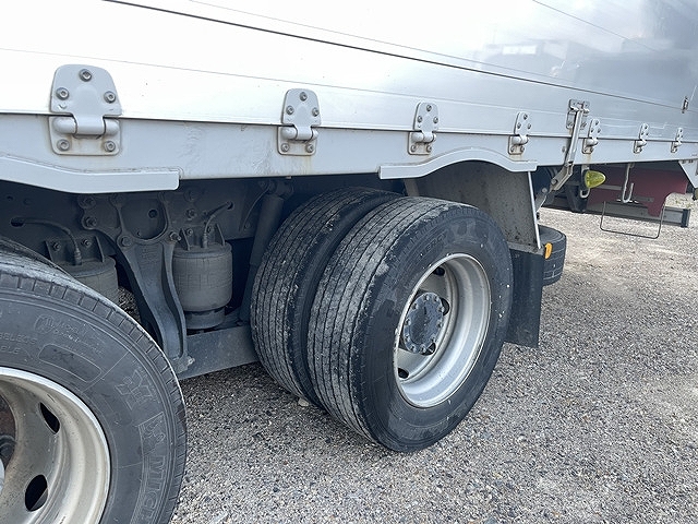 UDトラックスクオンアルミウイング大型（10t）[写真13]