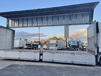 UDトラックスクオンアルミウイング大型（10t）[写真15]