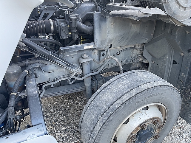 UDトラックスクオンアルミウイング大型（10t）[写真18]