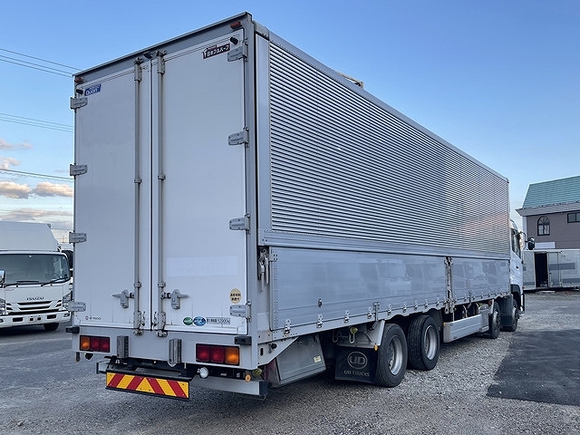 UDトラックスクオンアルミウイング大型（10t）[写真02]