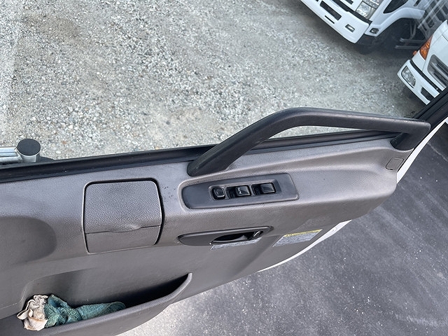 UDトラックスクオンアルミウイング大型（10t）[写真25]