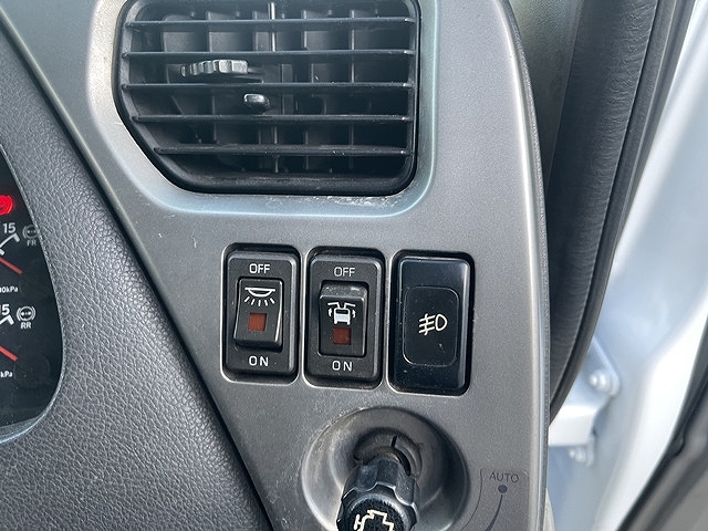 UDトラックスクオンアルミウイング大型（10t）[写真27]