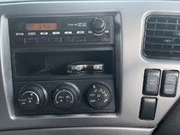 UDトラックスクオンアルミウイング大型（10t）[写真28]