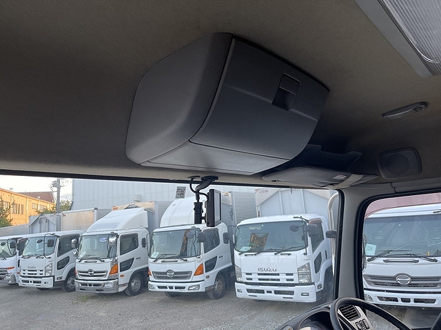 UDトラックスクオンアルミウイング大型（10t）[写真38]