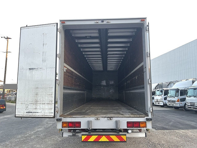 UDトラックスクオンアルミウイング大型（10t）[写真06]