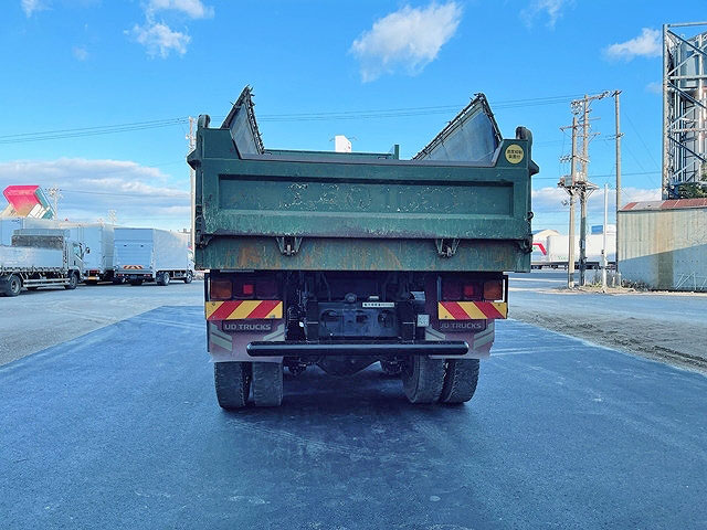 UDトラックスクオンダンプ大型（10t）[写真05]