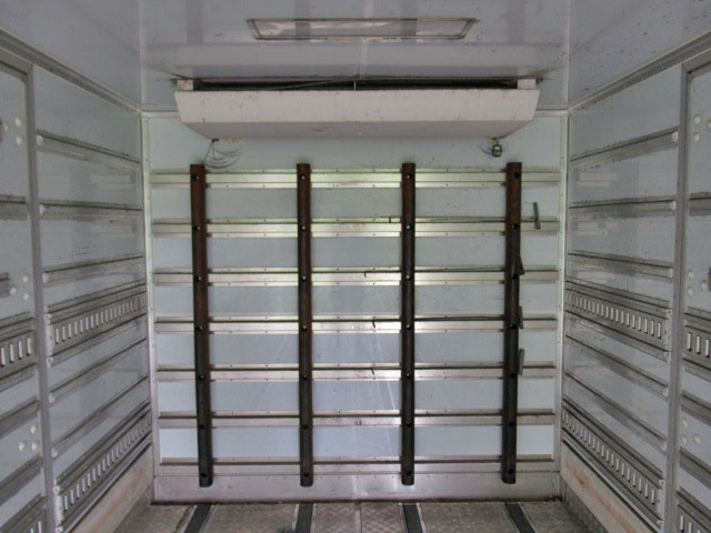 日野レンジャー冷凍車（冷蔵車）中型（4t）[写真09]