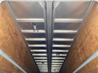 いすゞギガアルミウイング大型（10t）[写真12]