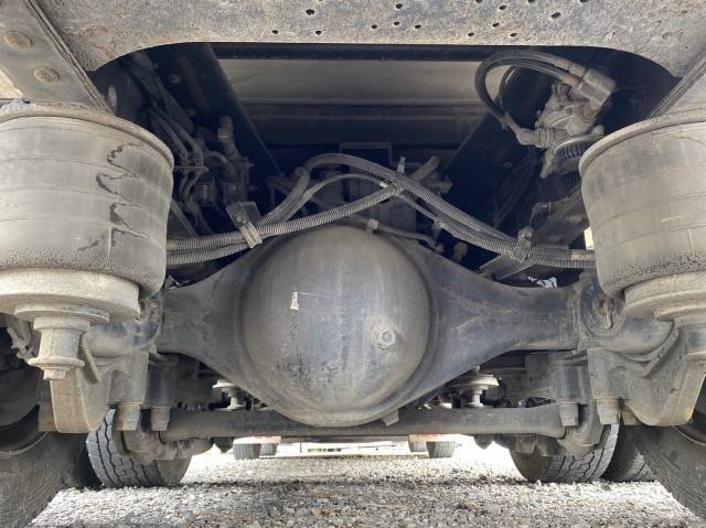 いすゞギガアルミウイング大型（10t）[写真20]