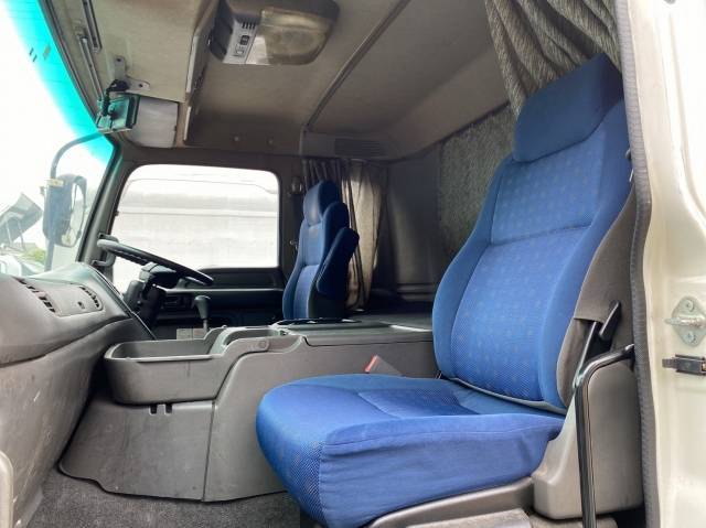 いすゞギガアルミウイング大型（10t）[写真31]