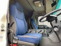 いすゞギガアルミウイング大型（10t）[写真32]