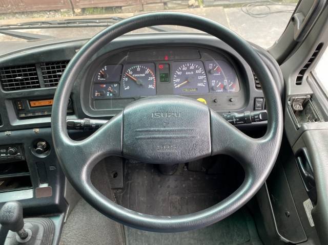 いすゞギガアルミウイング大型（10t）[写真36]