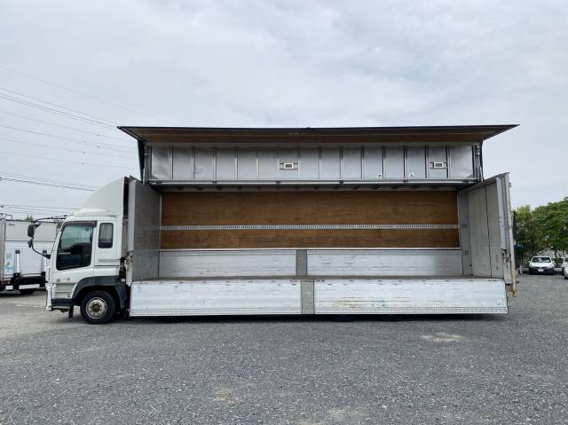 いすゞギガアルミウイング大型（10t）[写真05]